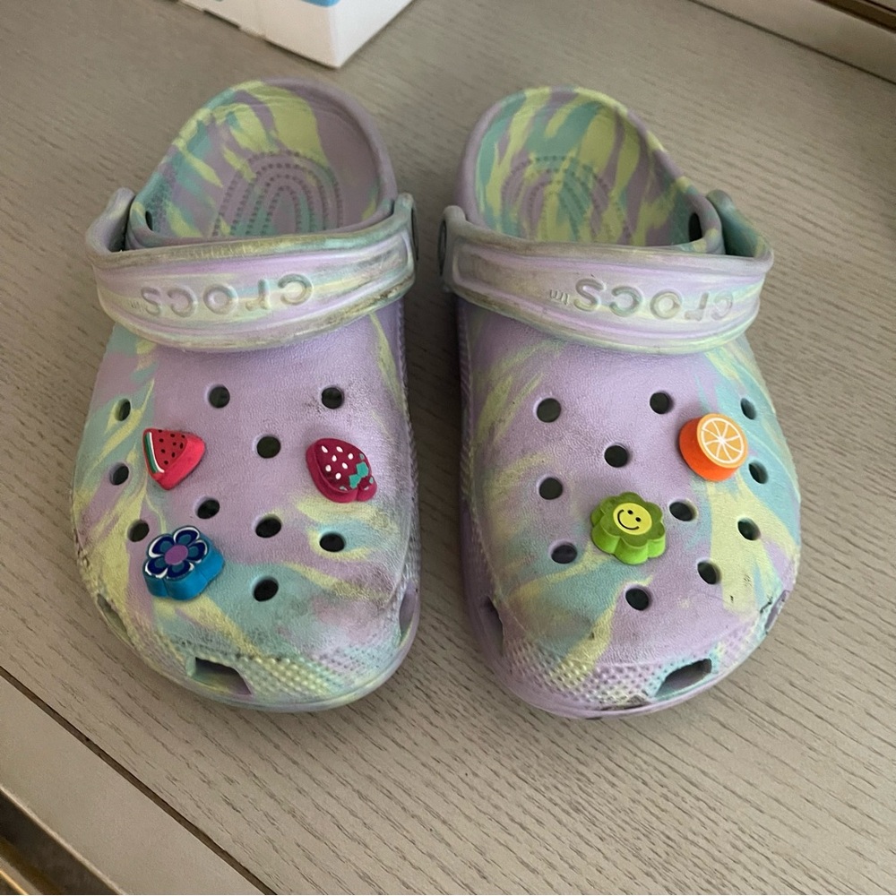 Girl crocs